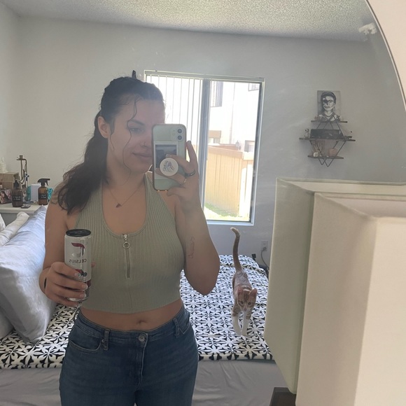 Meet your Posher, Aries - Picture 5 of 9